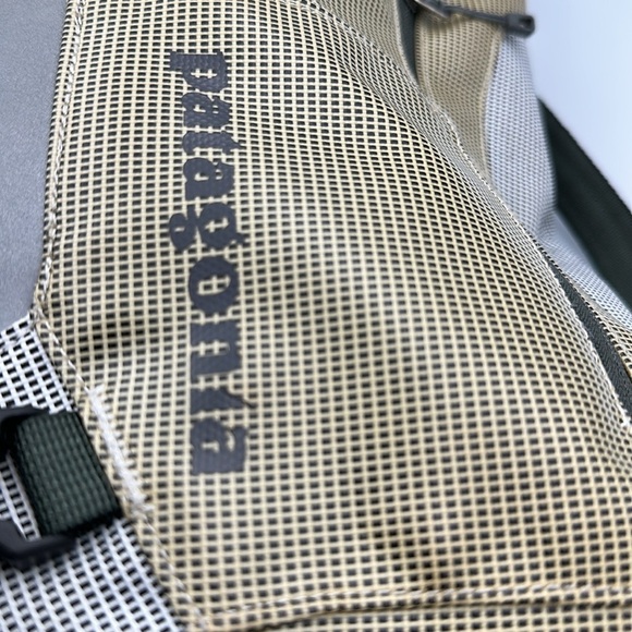 Vintage Patagonia Black Hole Messenger Laptop Bag Cross Body Green Reflective - Picture 6 of 14